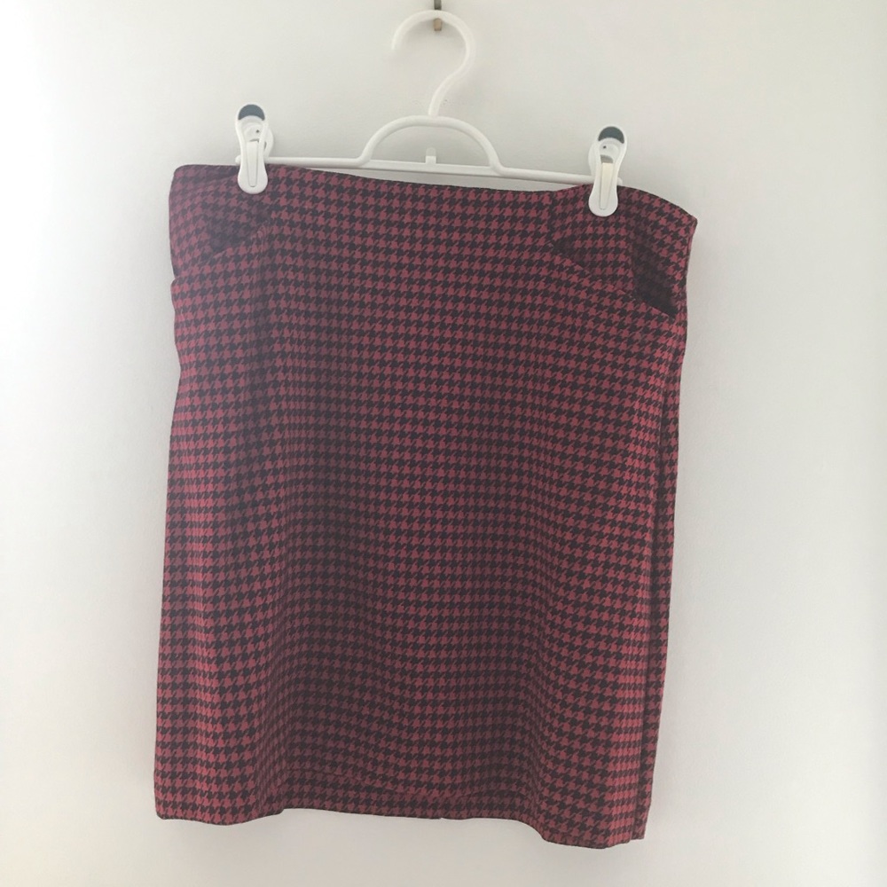 Black and red skirt | size 8